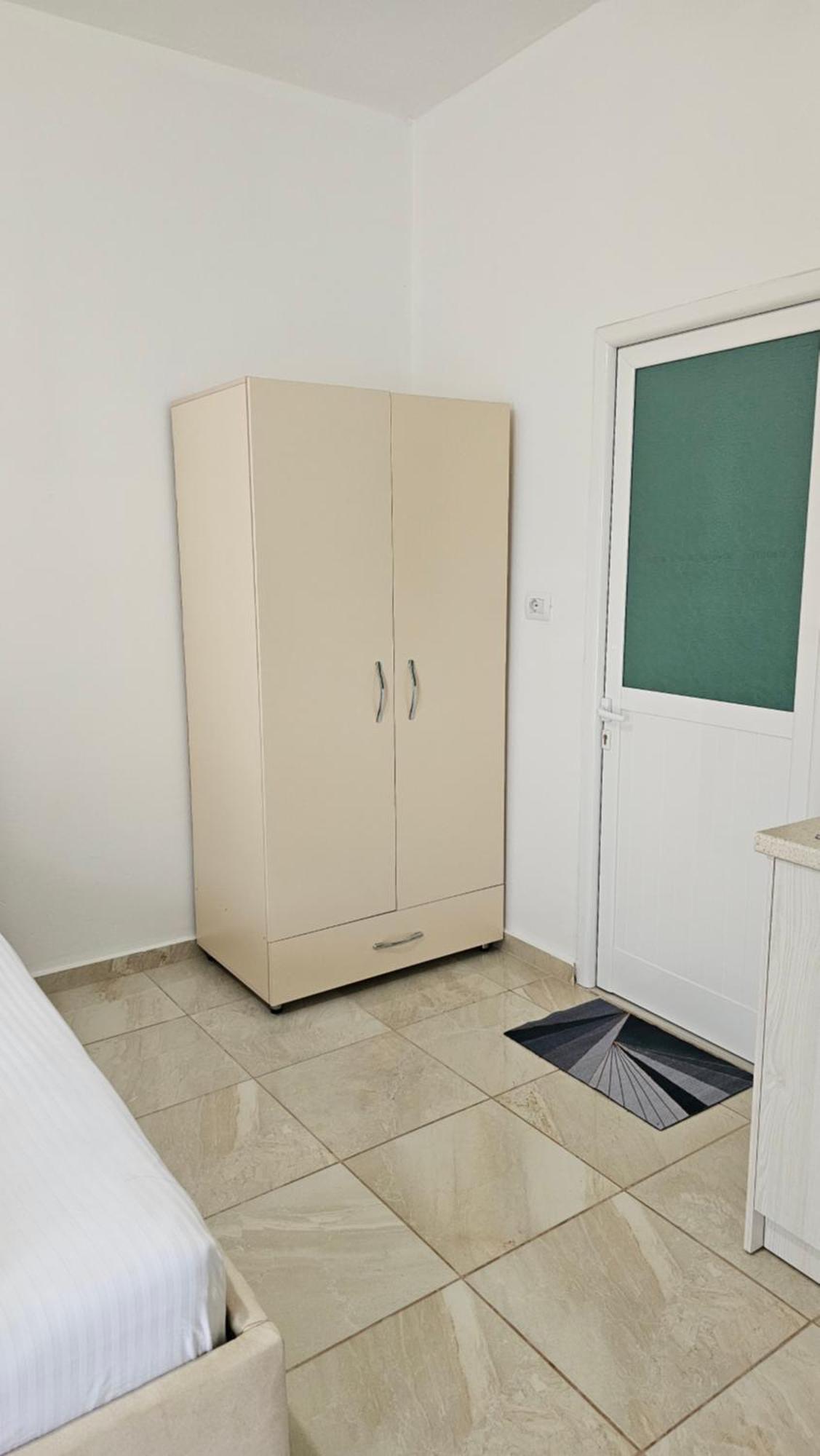 Vila Finnley Ksamil Luaran gambar