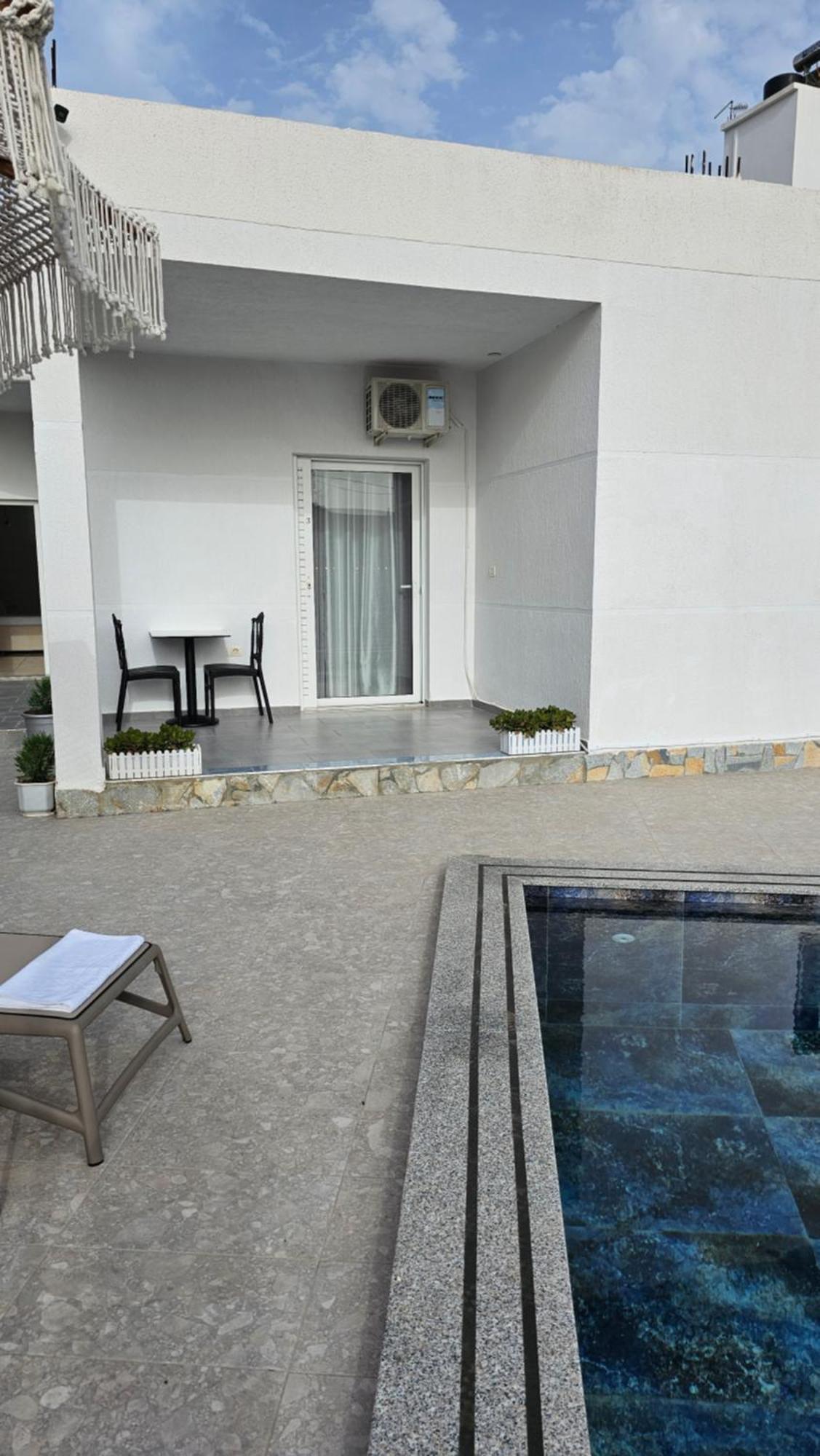 Vila Finnley Ksamil Luaran gambar